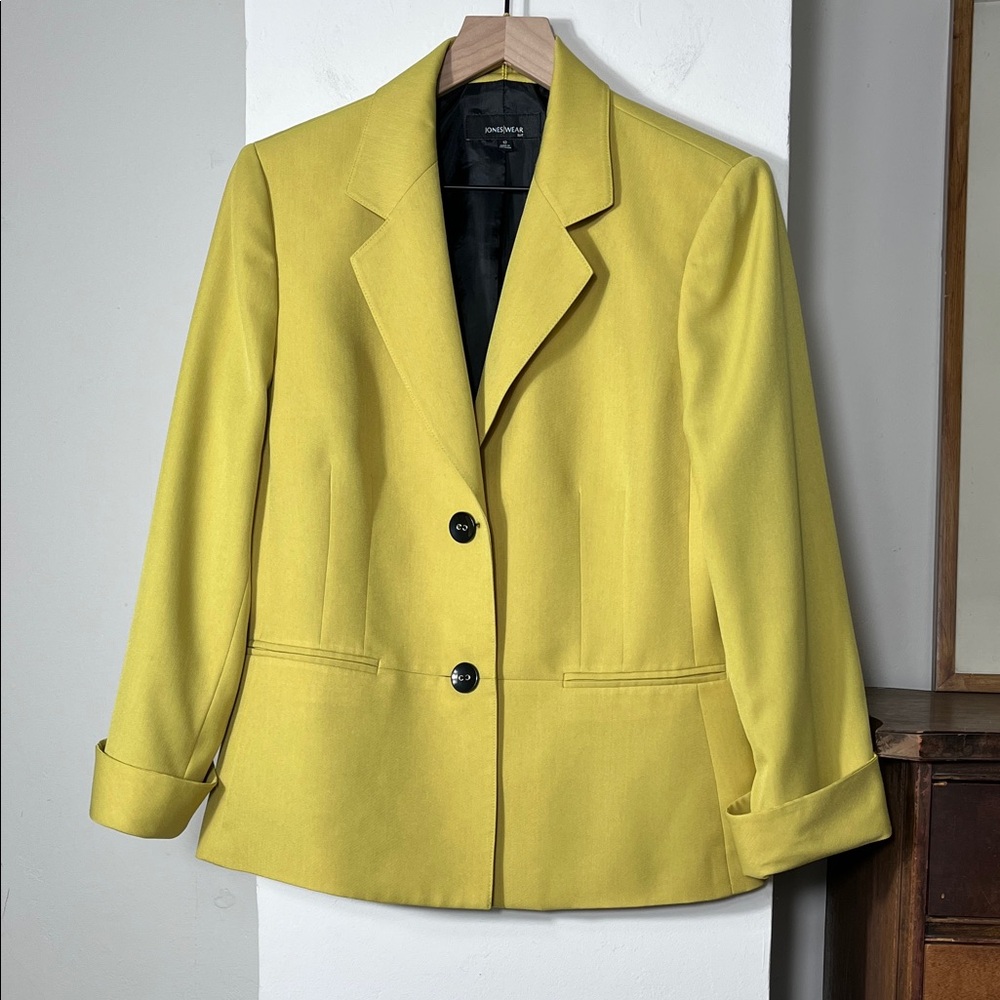 Jones Wear Yellow Blazer Suit Jacket